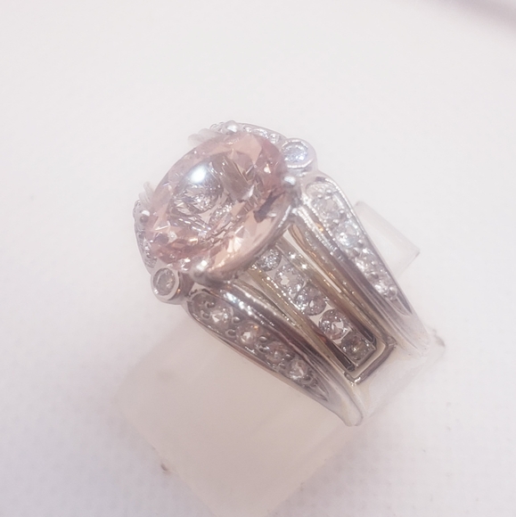 Host PickLike New Stunning Estate Victoria Wieck Morganite and Topaz Bridge Ring - Picture 6 of 15